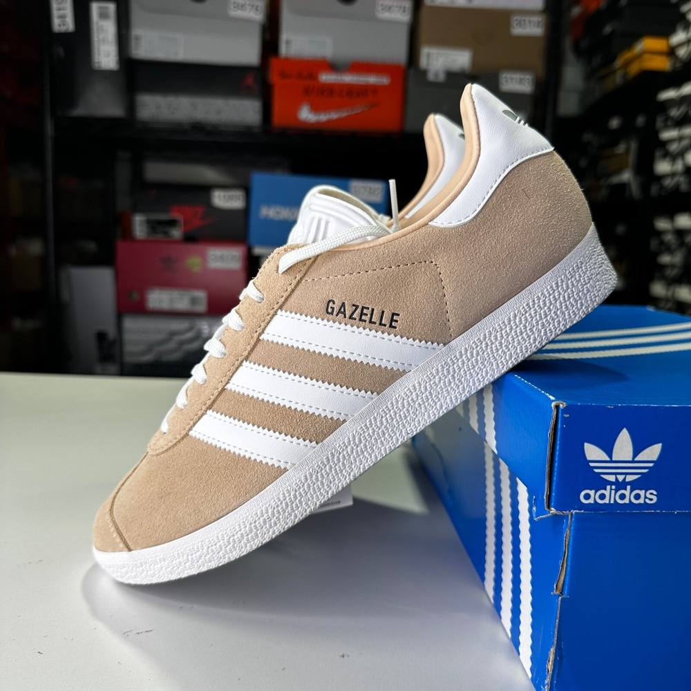Size 10 Women's adidas Originals Gazelle Sneakers ID7006 Halo Blush/Cloud White